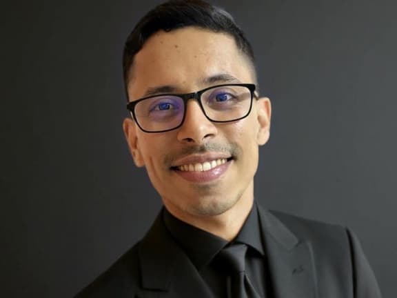 Mauricio G., WorkWiser virtual assistant